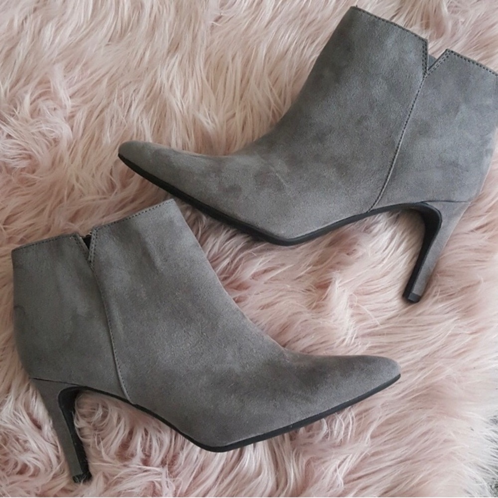 Gray Suede Ankle Boots Size 9.5—#027